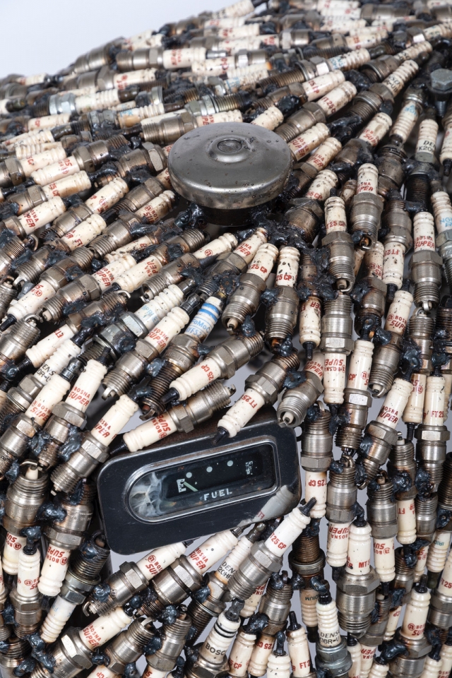 Detail of the spark plugs